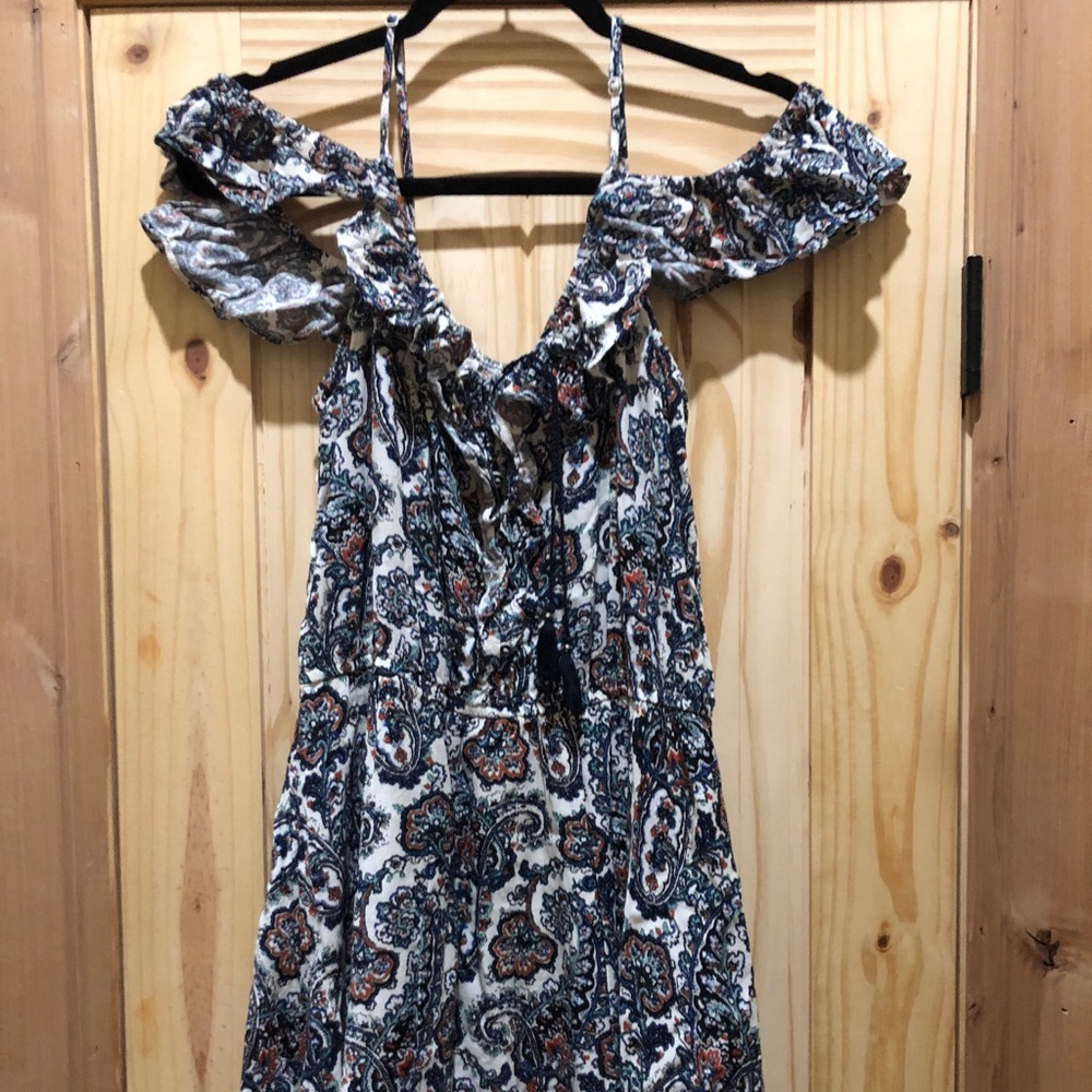 Cute blue dress off the shoulders.